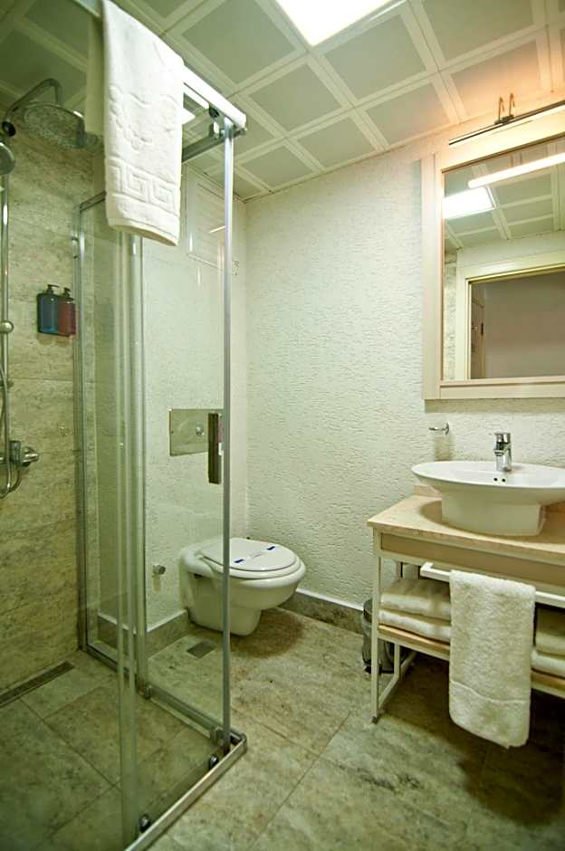 Royce Hotel