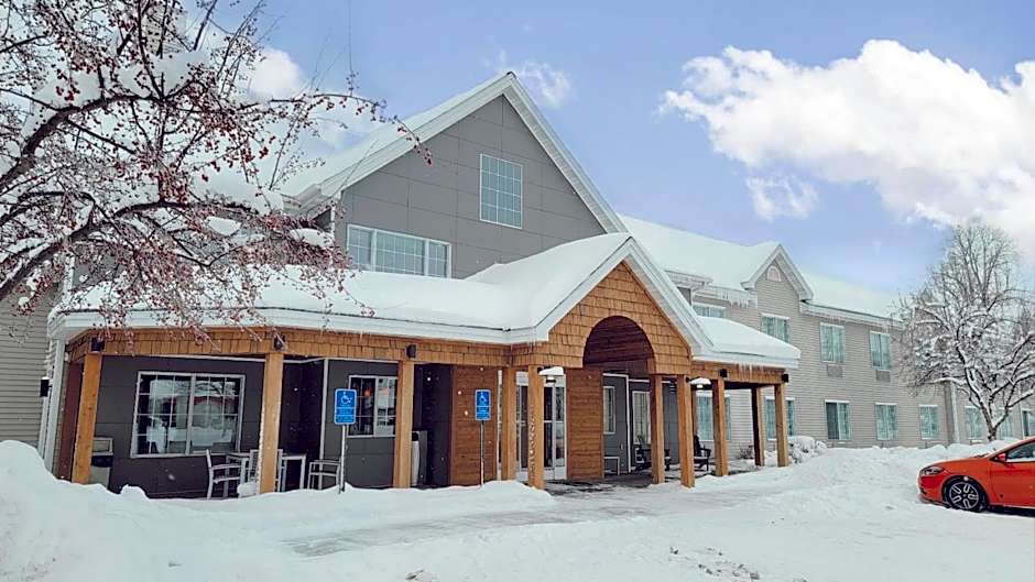 Country Inn & Suites by Radisson, Detroit Lakes, MN