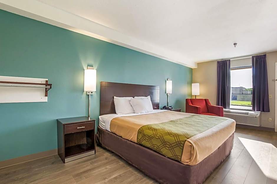 Econo Lodge Inn & Suites I-65