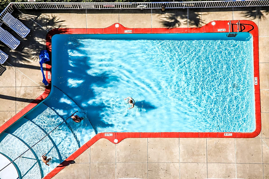 Radisson Beachfront Hotel - Panama City Beach