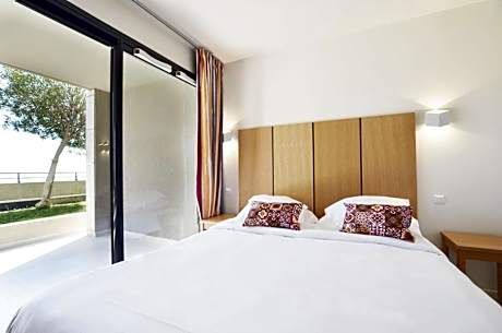 Superior Suite with Garden View