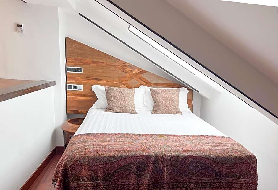 Anahita Boutique Hotel