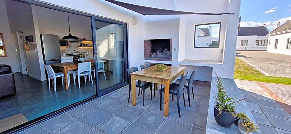 Amia House Struisbaai