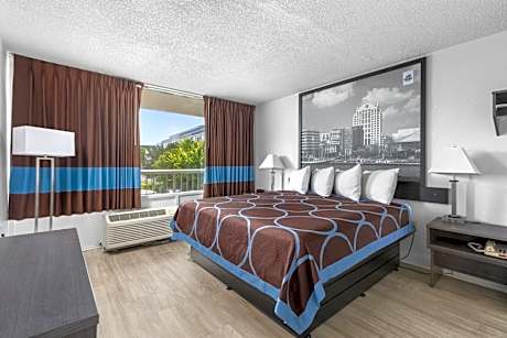 1 King Bed Studio Suite Non-Smoking