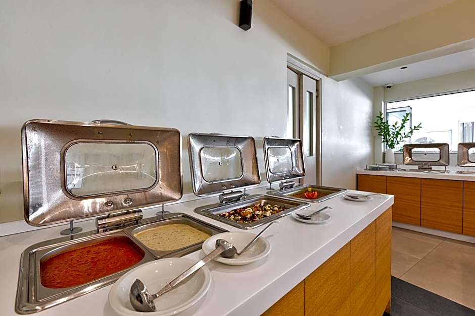 White Olive Premium Laganas