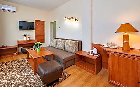 One-Bedroom Suite with Balcony