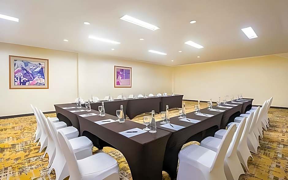 Aryaduta Lippo Village