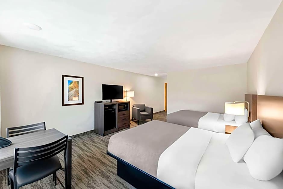 Quality Inn & Suites Munising