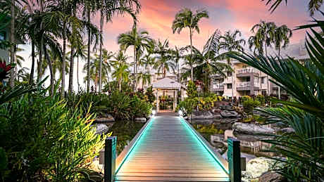 Coral Sands Beachfront Resort