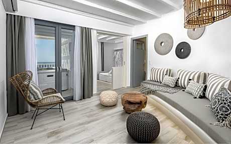 Deluxe Suite with Spa Bath