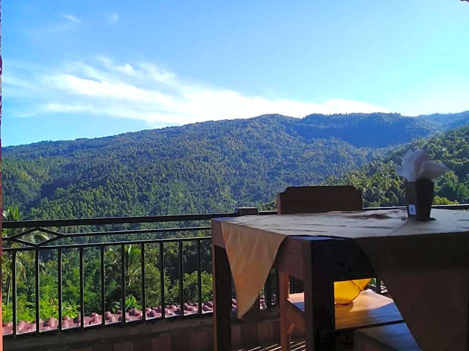 Aris Homestay and Warung Made