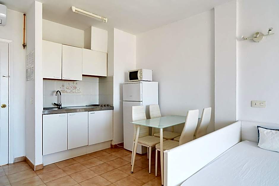 Apartamentos San Antonio Beach