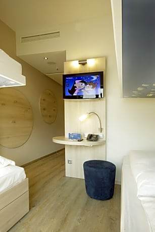 Quadruple Room (2 Twin Bunk Beds)