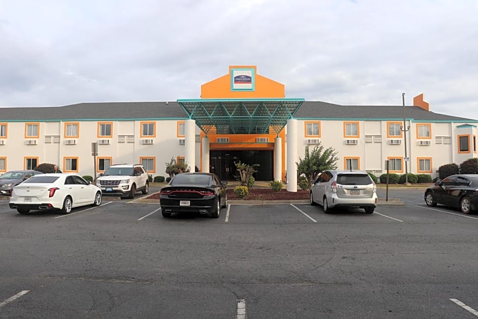 Howard Johnson by Wyndham Tifton GA I-75