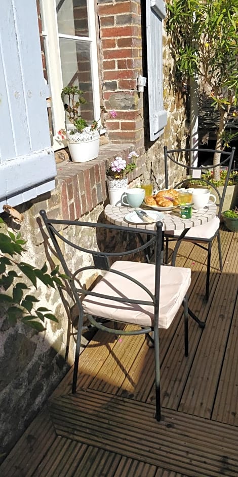 Sweeting's B & B Chailland