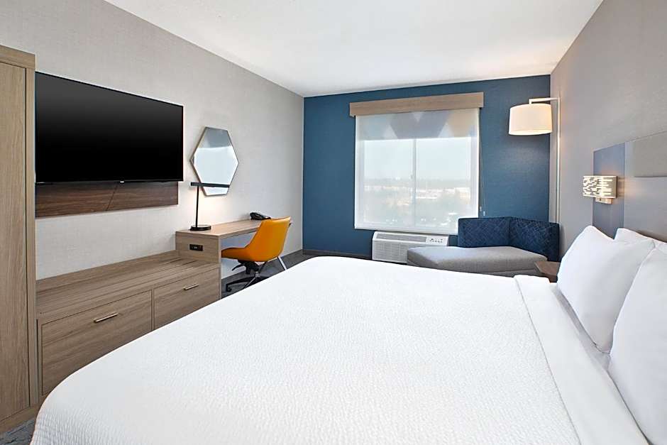 Holiday Inn Express Hotel & Suites Youngstown North-Warren/Niles By IHG