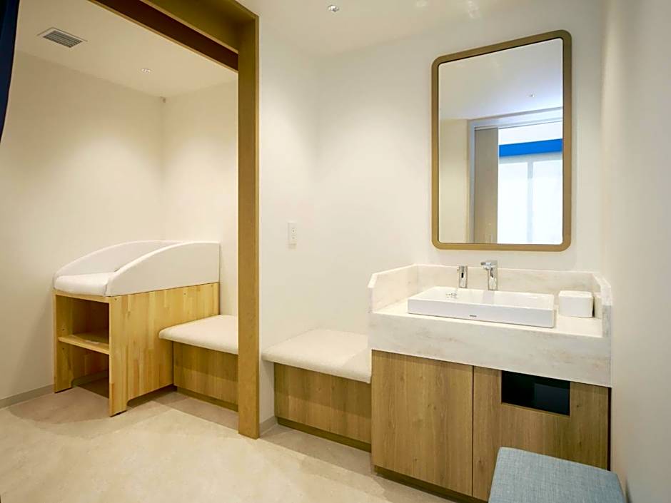 Hotel Breezebay Marina