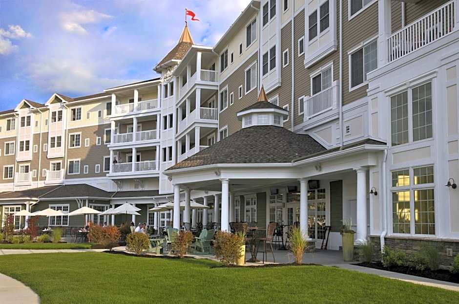 Watkins Glen Harbor Hotel