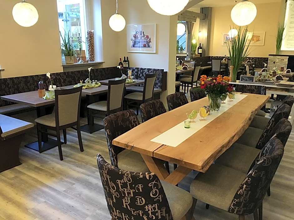Hotel & Restaurant Hessischer Hof