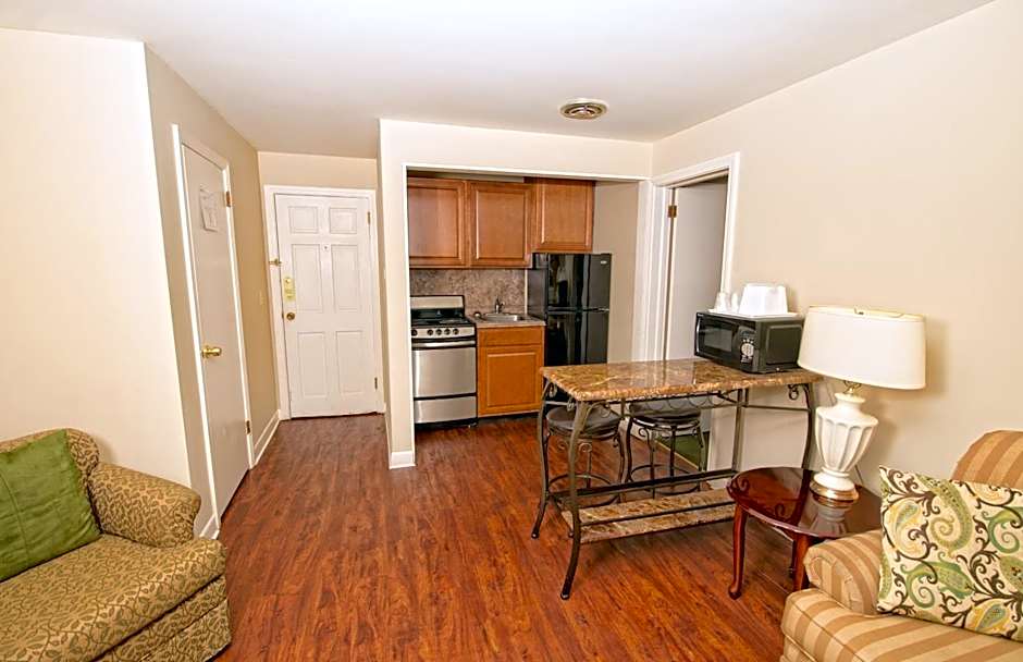 Colonial Inn Seekonk