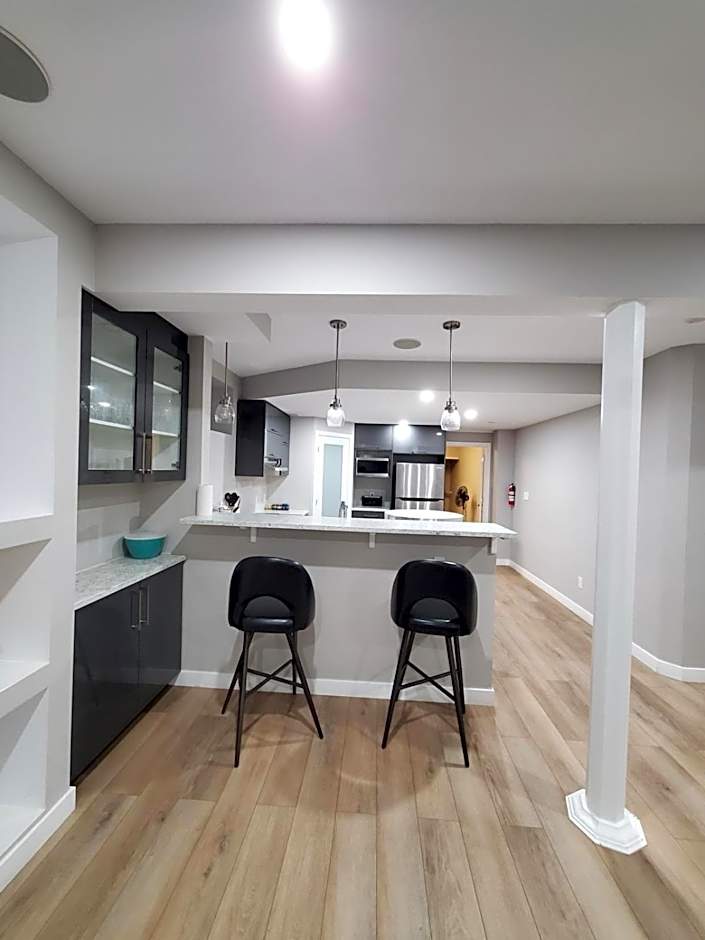 Private Entrance 2 Bed 1 Bath