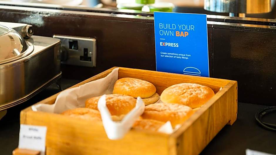 Holiday Inn Express Leigh - Sports Village By IHG