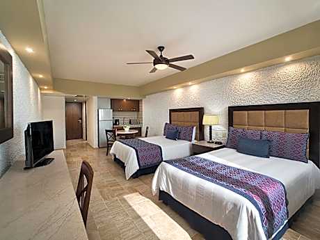 Deluxe Studio Partial Ocean View