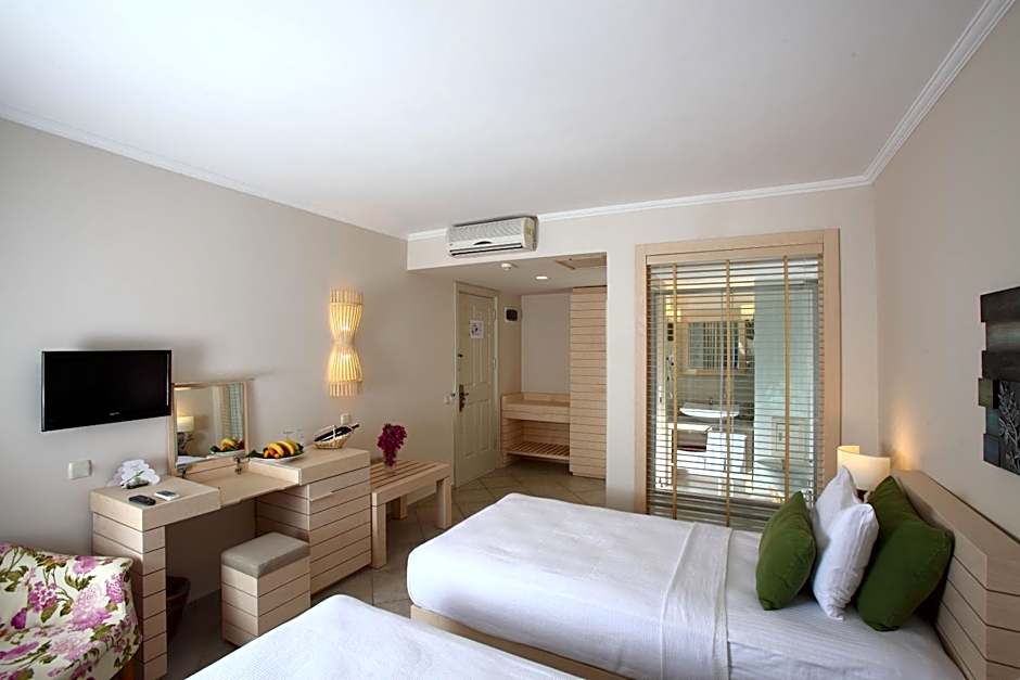 Zeytinada Hotel