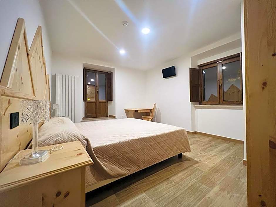 La Villetta Food & Drink Rooms for Rent - No Reception -