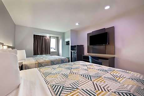 Deluxe Queen Room with Two Queen Beds - Non-Smoking