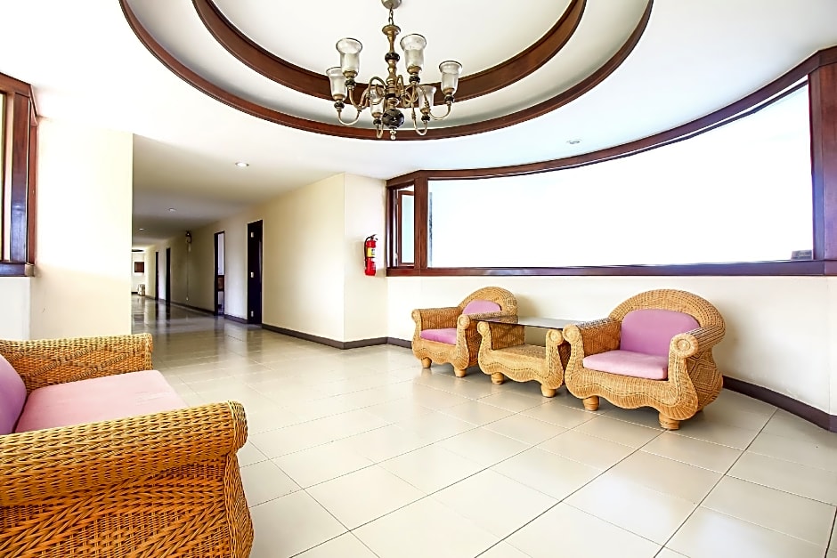 OYO 383 White inn hotel