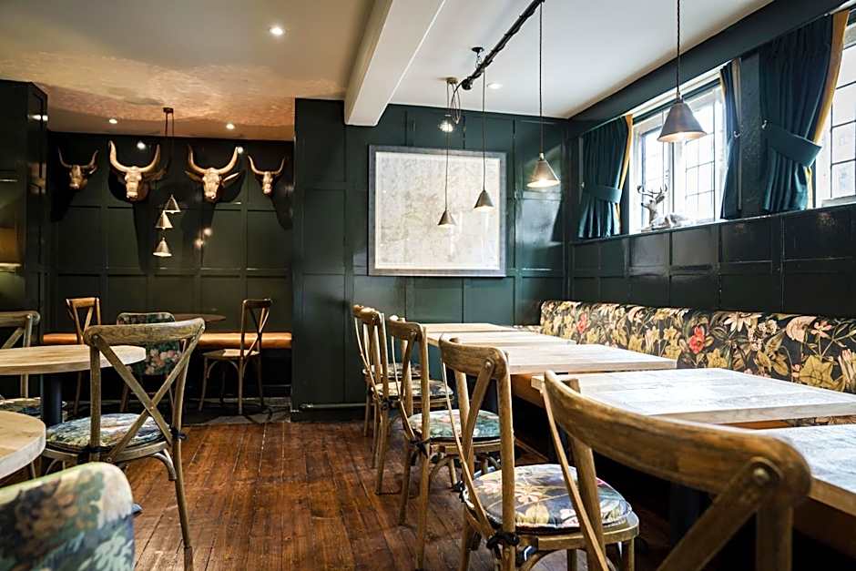 The Bear Of Rodborough Hotel