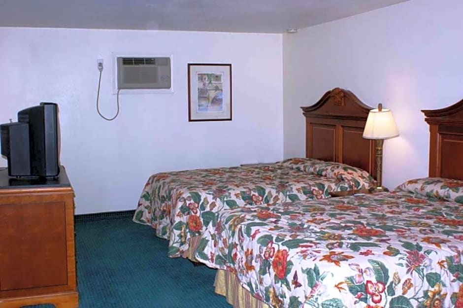 Hwy Express Inn And Suites