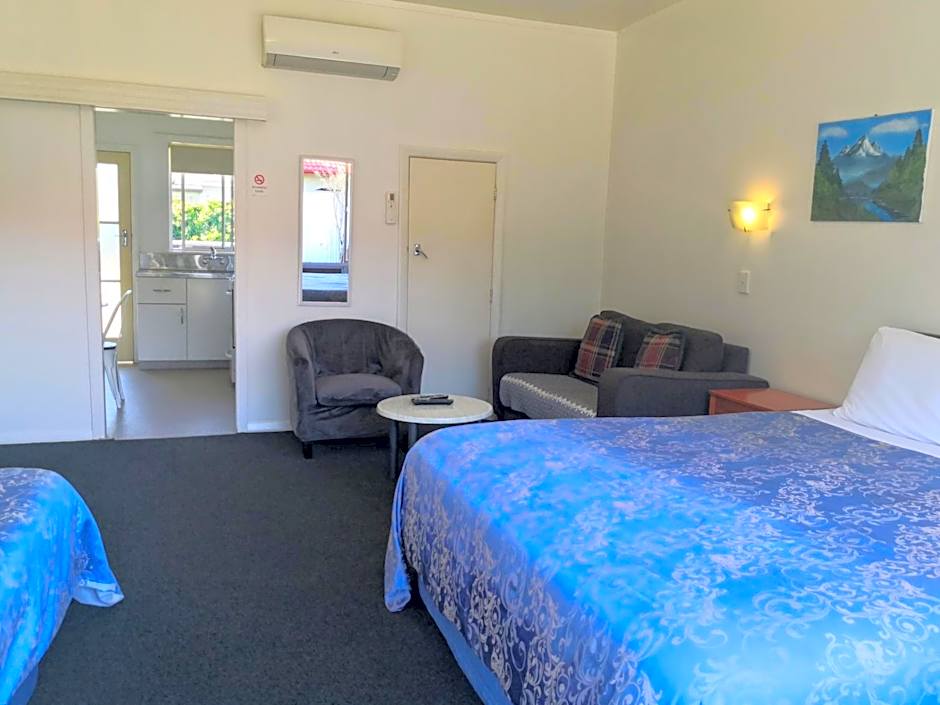 Cambrian Lodge Motel