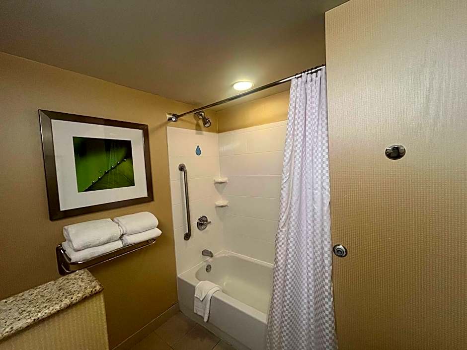Sonesta Essential Junction City