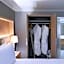 Hilton Cobham