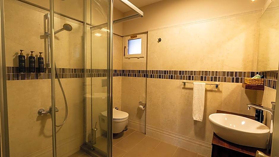 Photo 1 of 2 of Deluxe Suite, Sea View