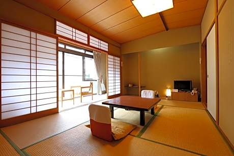 Japanese-Style Quadruple Room