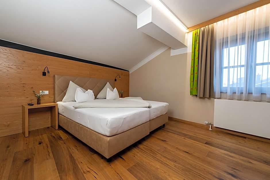 Photo 1 of 10 of Deluxe Junior Suite