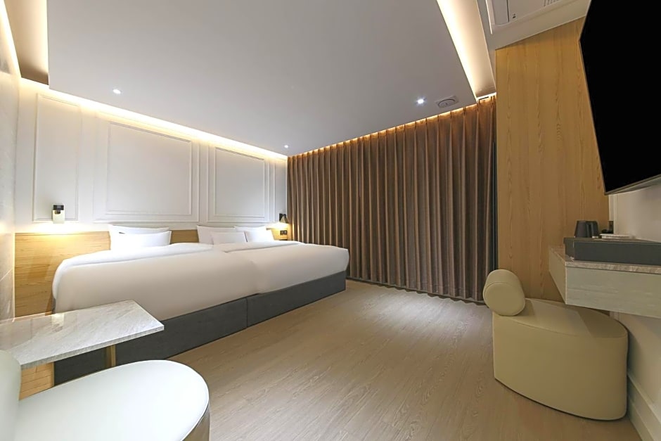 Brown Dot Hotel Pyeonghwa plaza