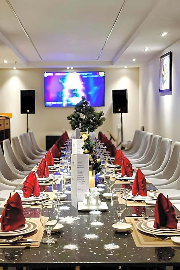 Ttc Hotel Deluxe Airport