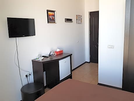 Single Room with Balcony and Lateral Sea View