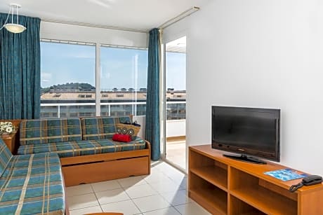 One-Bedroom Apartment with Pool View (4 Adults)