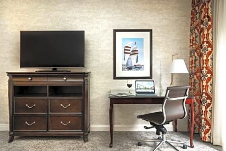 King Junior Suite