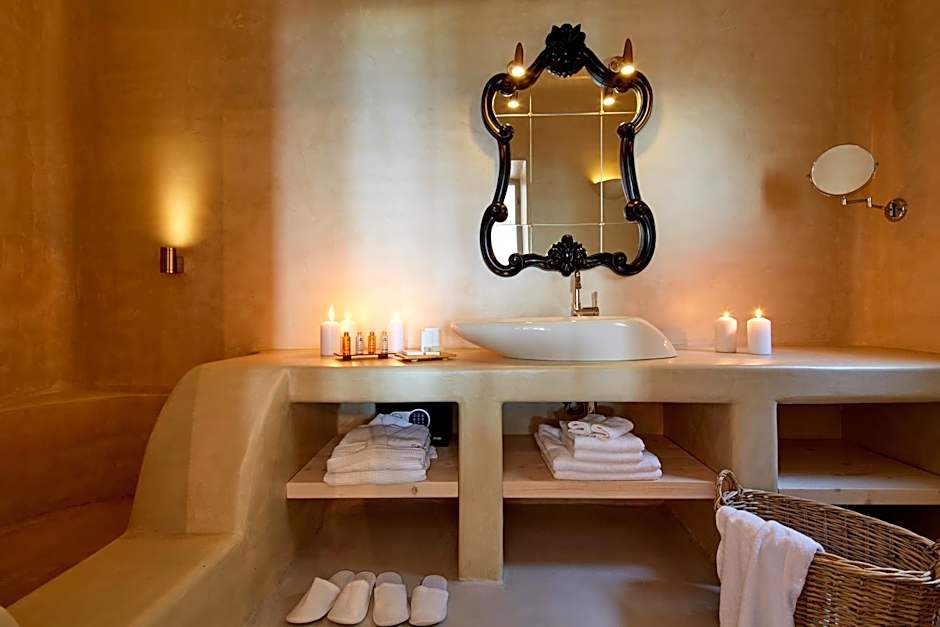 Skyfall Suites - Adults Only