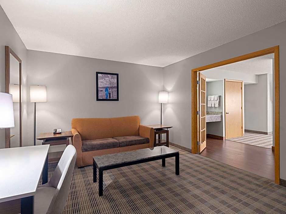 AmericInn by Wyndham Shakopee Near Canterbury Park