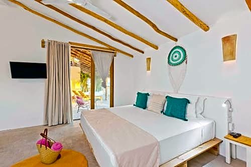 Punta Blanca Beachfront Suites