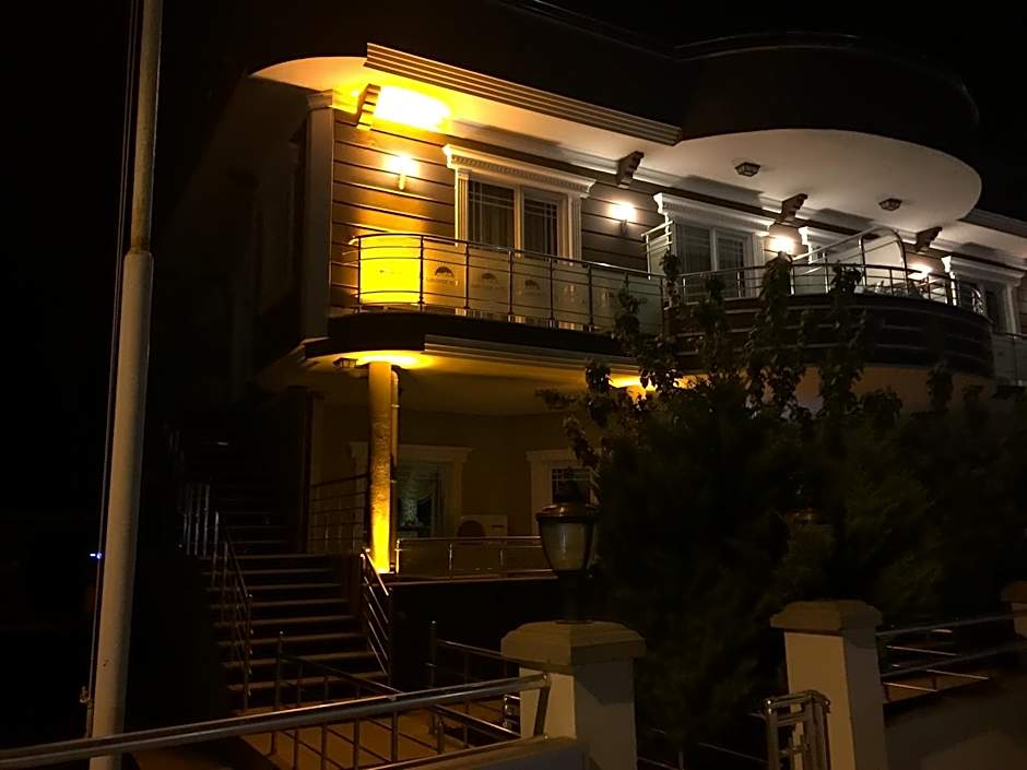 Geyi̇kli̇ Sunshi̇ne Hotel