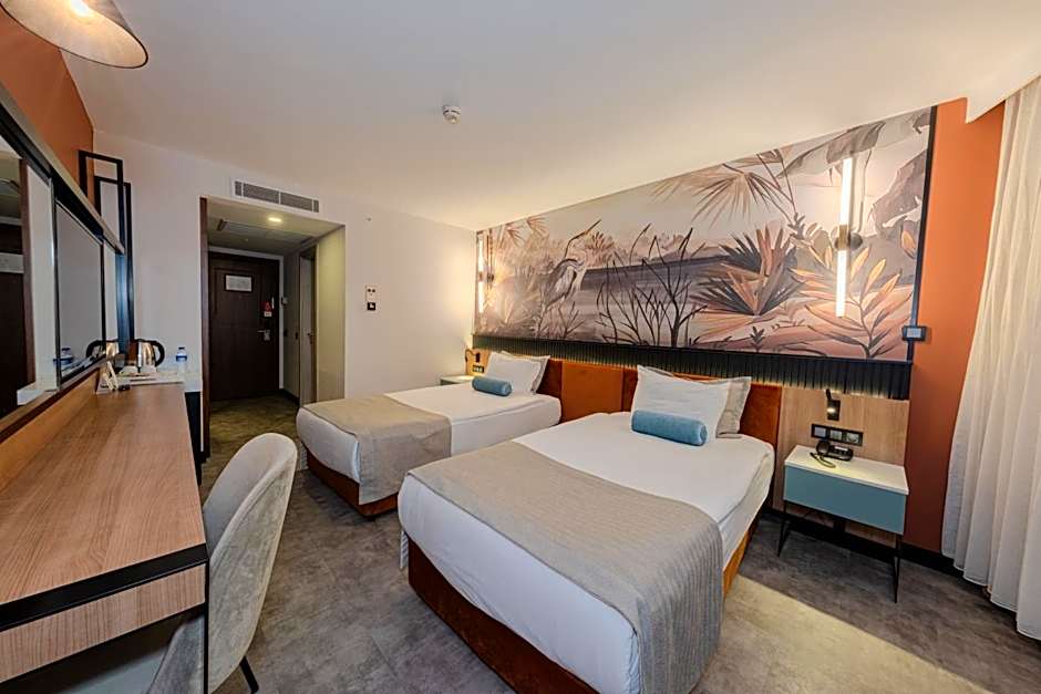 Photo 1 of 11 of Deluxe 1 King Bed, View