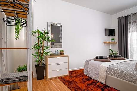 Double Room with Shared Toilet